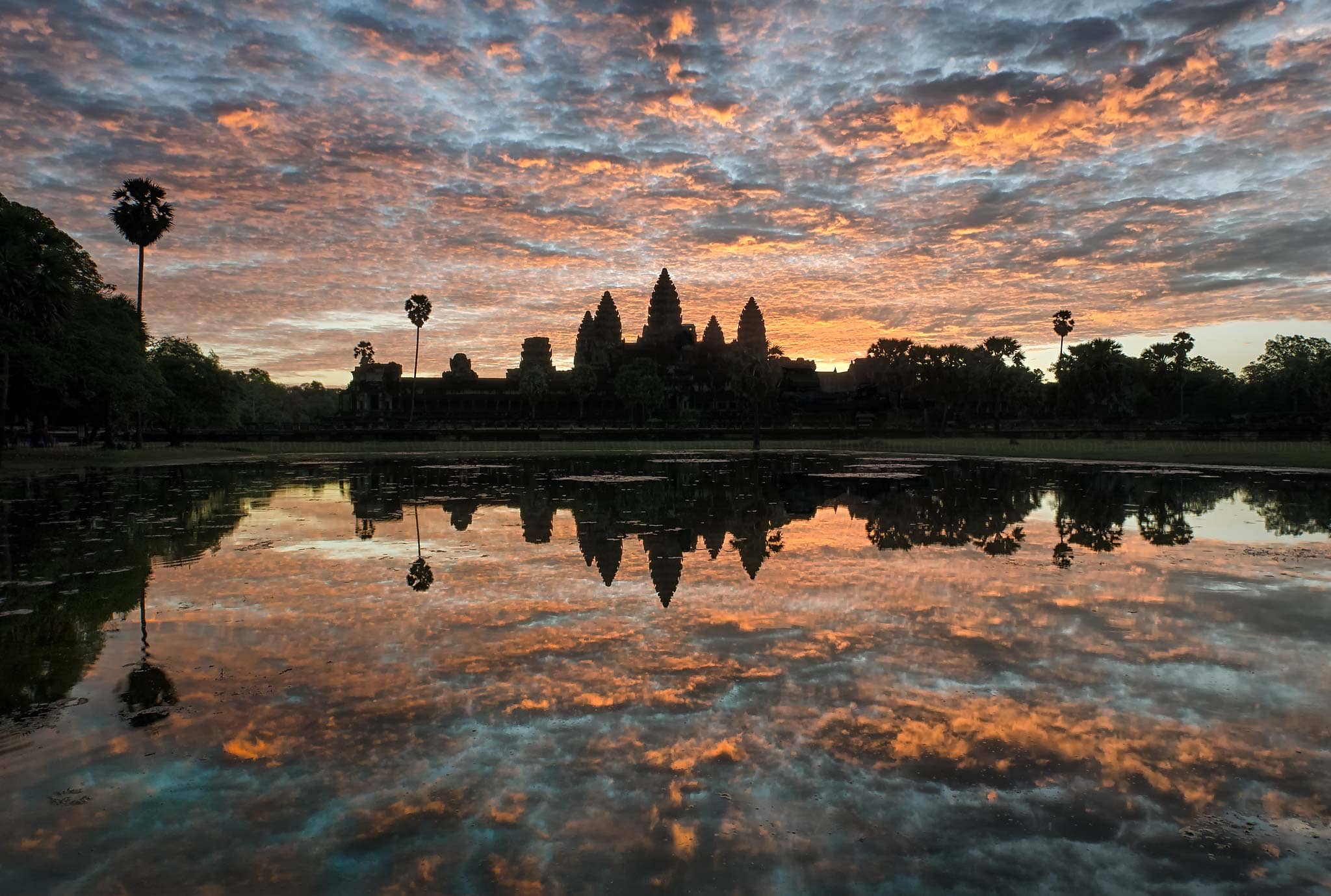 magic sunrise Angkor Wat