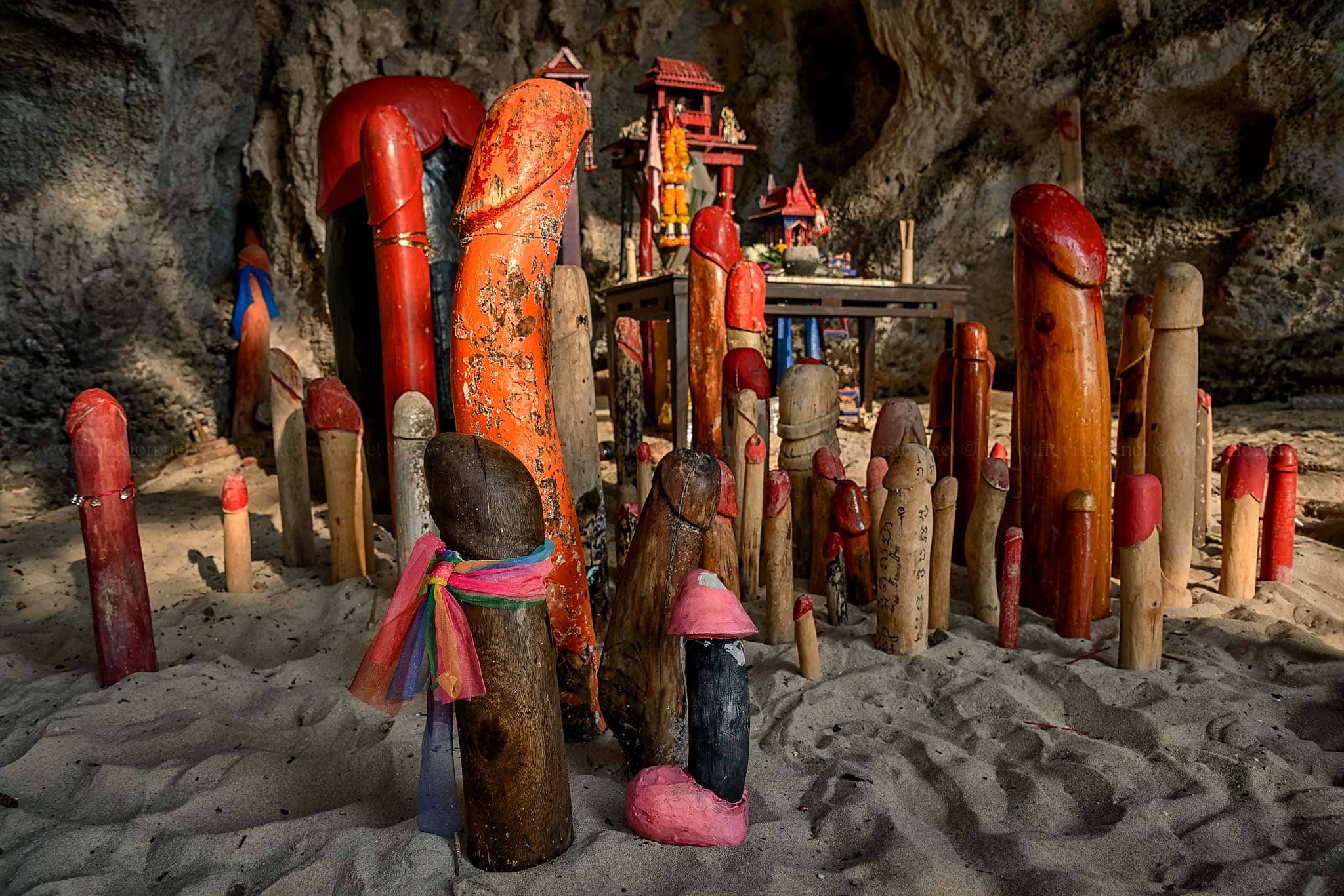 Hat Phra Nang cave